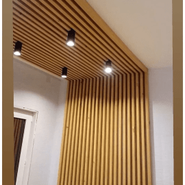 Изящные и функциональные потолочно-стеновые рейки: преобразование пространства с элегантностью