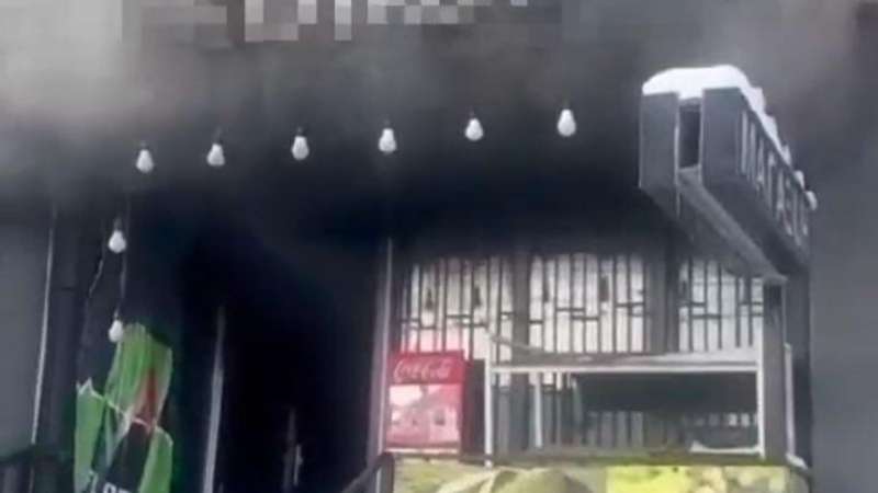 30 жильцов дома эвакуировали спасатели при пожаре в Алматы