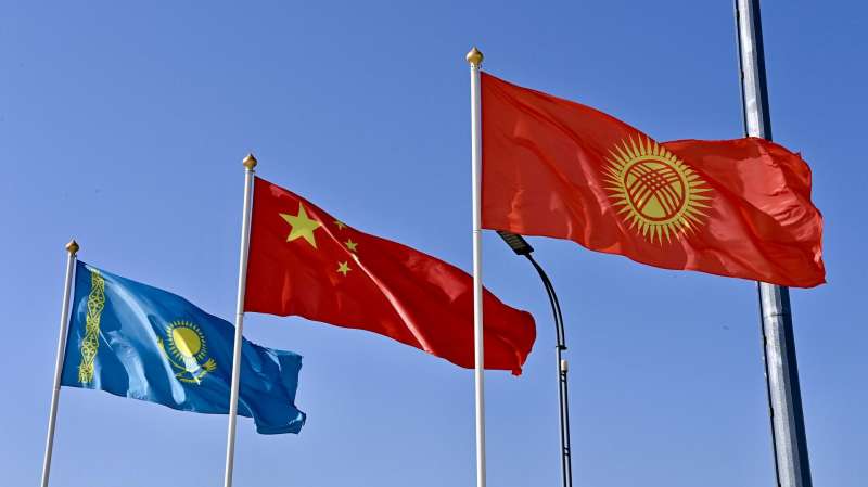 Президент Кыргызстана Садыр Жапаров прилетел в Астану