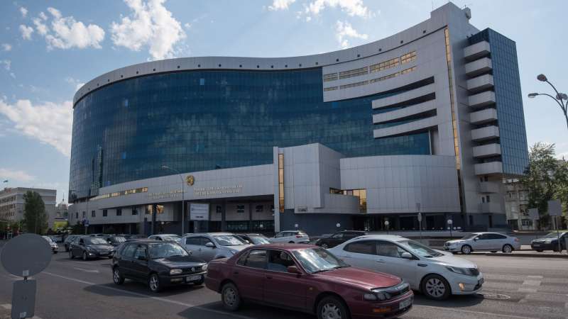 В Казахстане имущество должников по налогам будут продавать через мобильное приложение