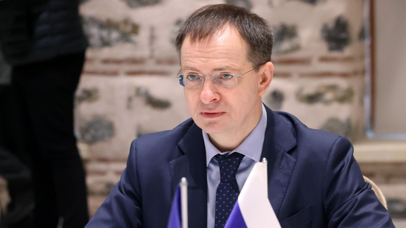 Для делегации РФ переговоры - продолжение мирного процесса, прерванного в 2022 - Мединский