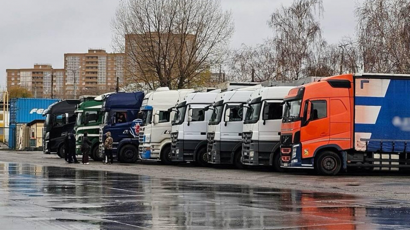 Грузоперевозчикам из Казахстана могут увеличить срок пребывания в России