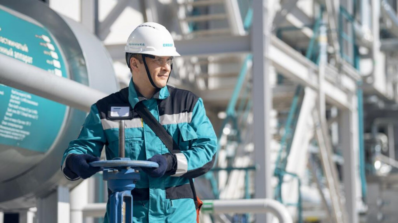 "КазМунайГаз" назвал причину продажи 60% доли "Полимер Продакшн" российскому СИБУР
