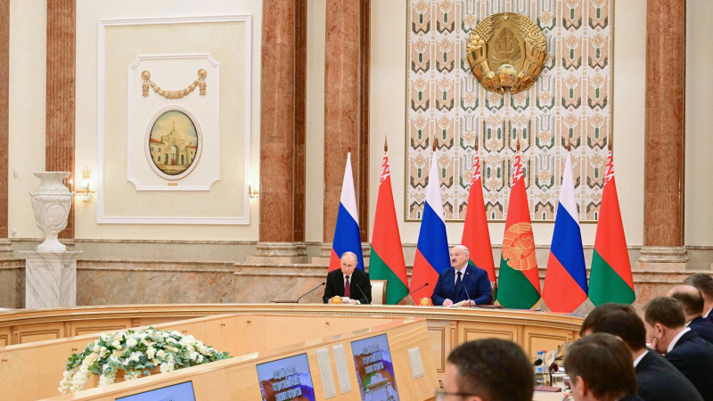 Лукашенко попросил Путина разместить "Орешник" в Белоруссии