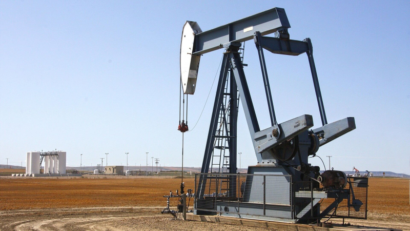 ОПЕК+ хитростью оберегает цены на нефть