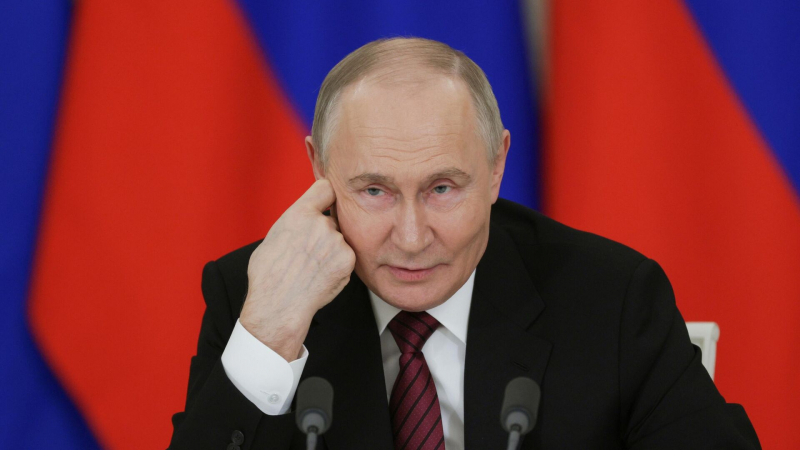 Путин призвал не бояться новых санкций