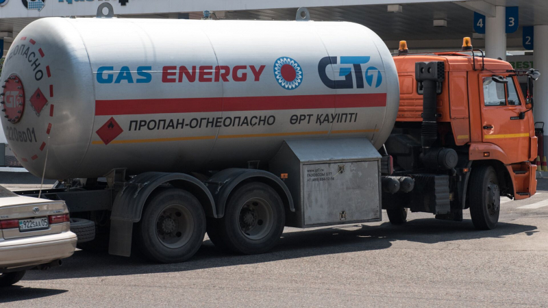 Россия ратифицировала продление до 2028 г беспошлинных поставок нефтепродуктов в Казахстан