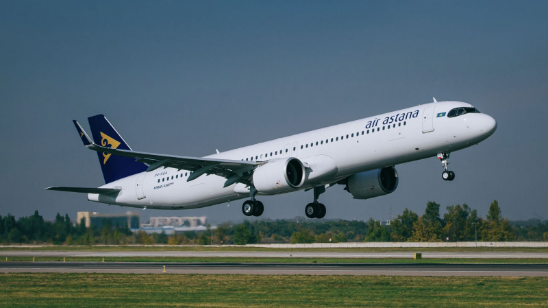Самолет Air Astana совершил вынужденную посадку в Баку