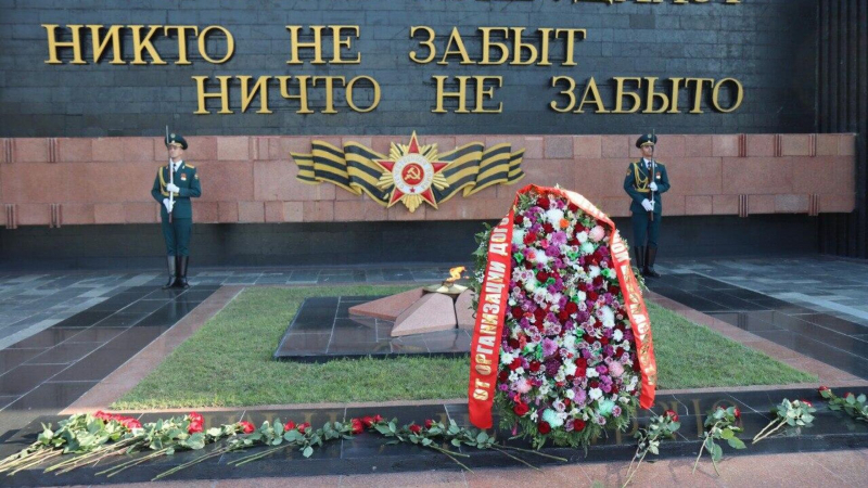 В Душанбе делегации государств ОДКБ почтили память героев Великой Отечественной войны
