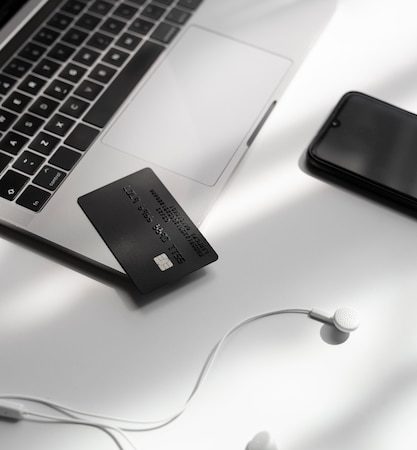 Lightning или USB-C выберет Apple для iPhone и iPad